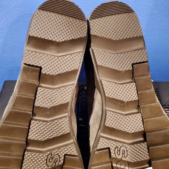 Sorel Boots - Picture 6 of 6